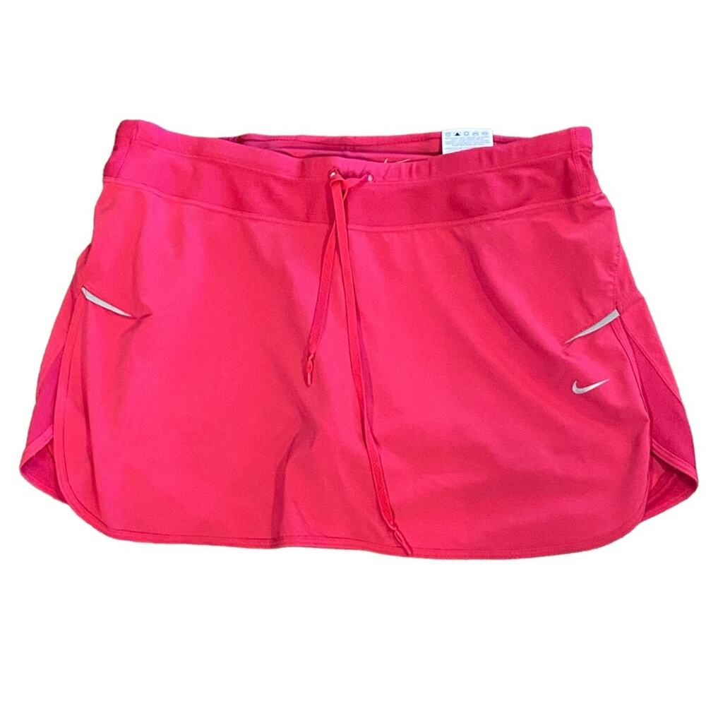 Nike Ladies Small Tennis Skirt in Hot Pink